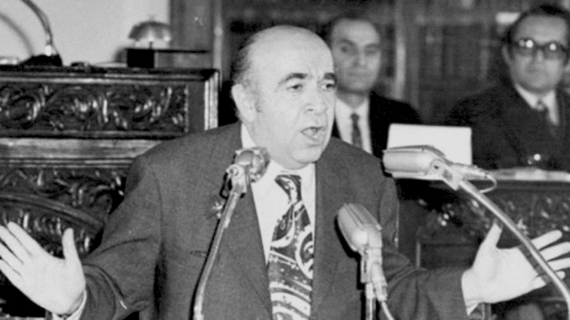 امیرعباس هویدا