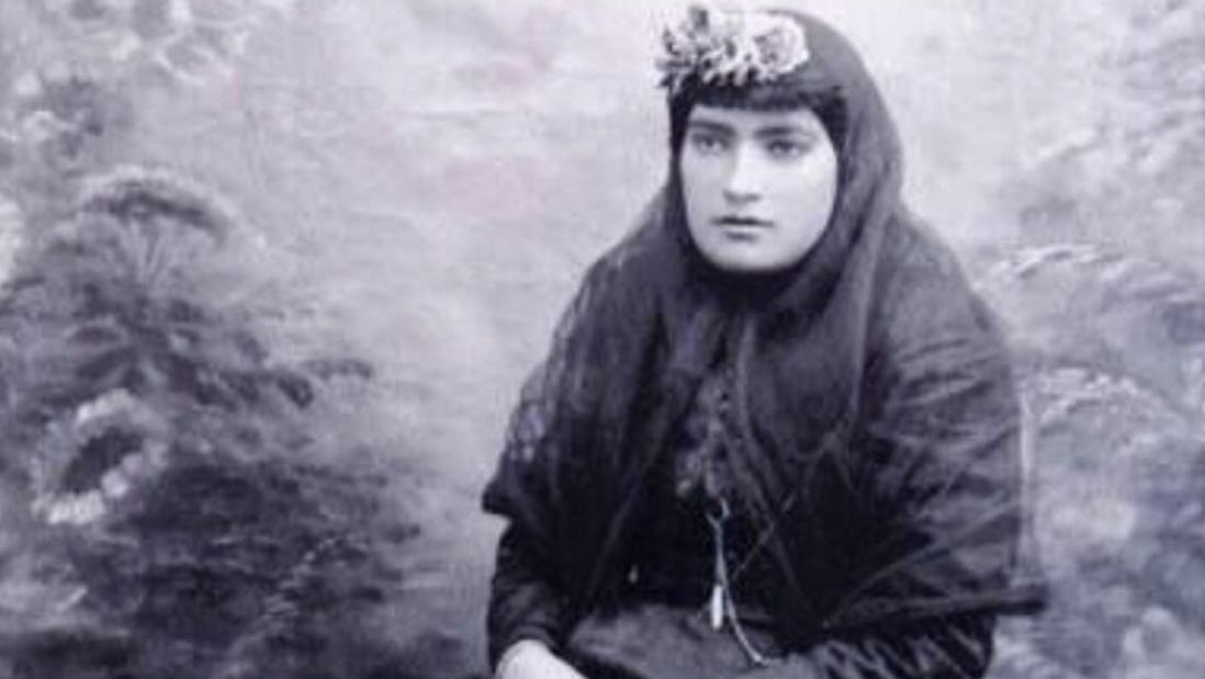 ezat malek khanoom